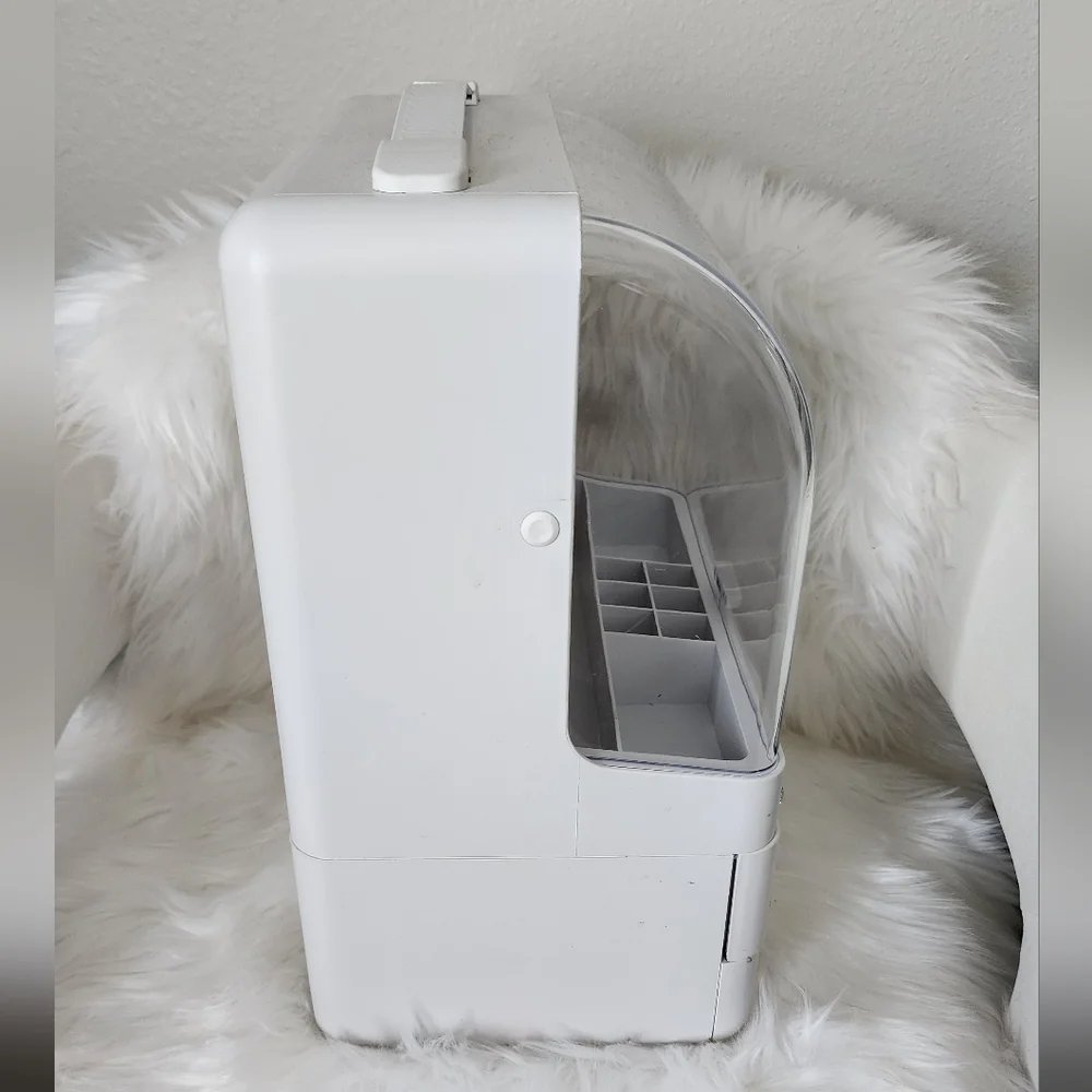 N/A white portable